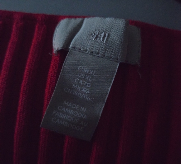 H&M Vibrant Red Asymmetrical Dress - Picture 4 of 4